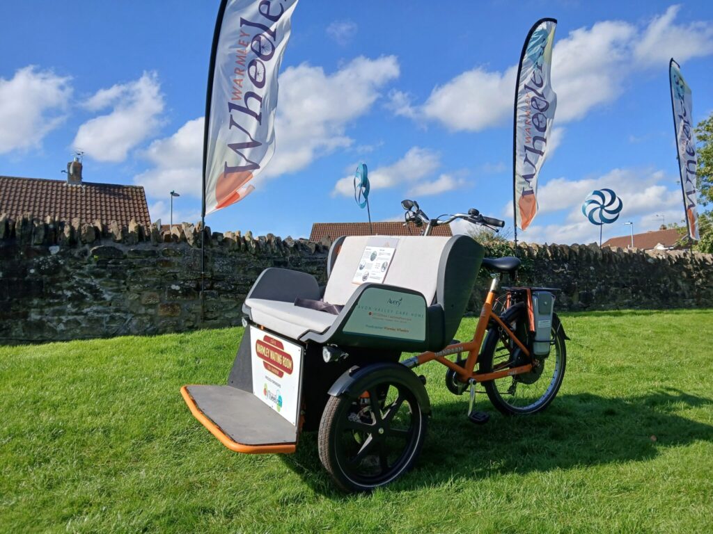 a bicycle that can carry 2 people on the front